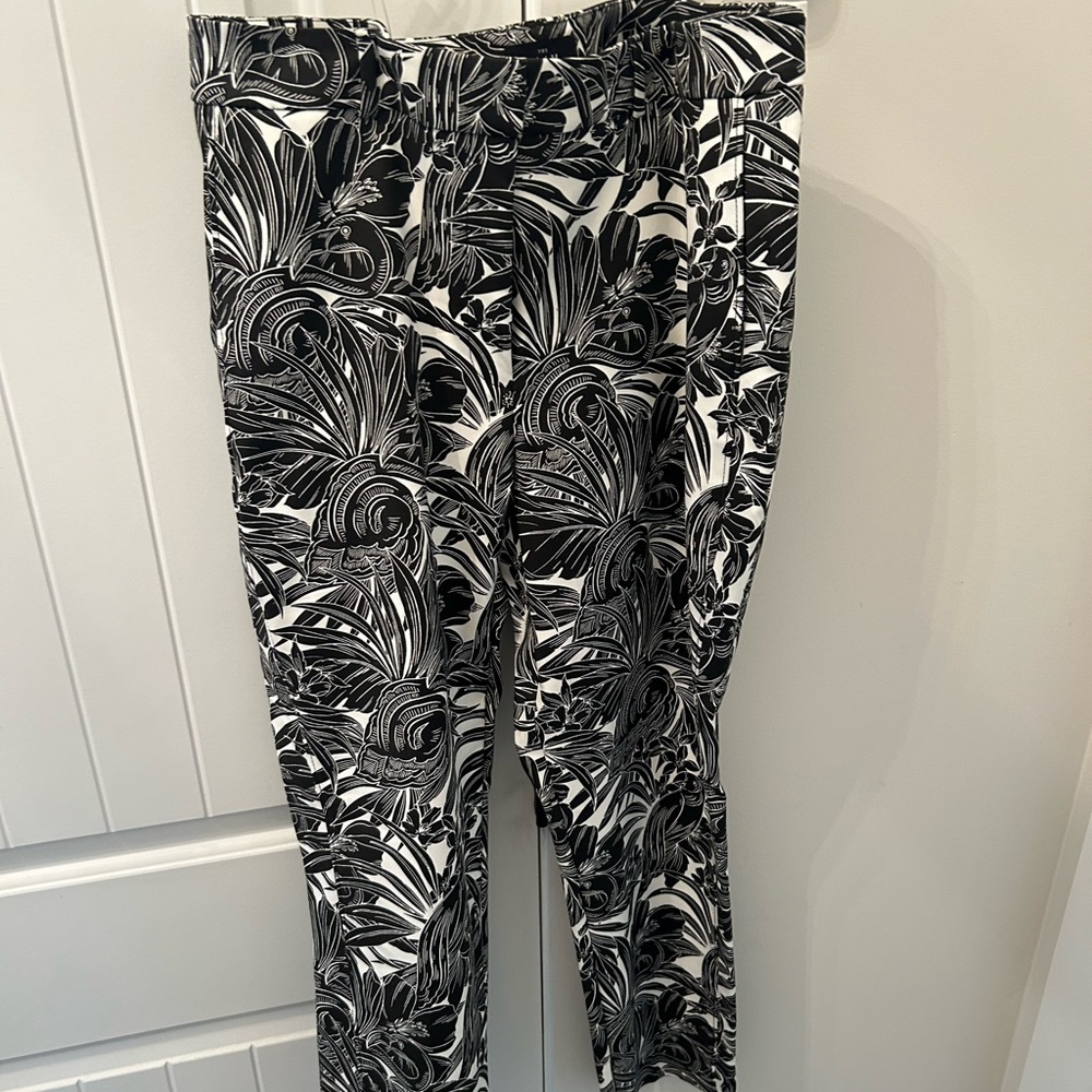 White House Black Market-Slim ankle slacks. Size 12 Curvy. Black & white print.